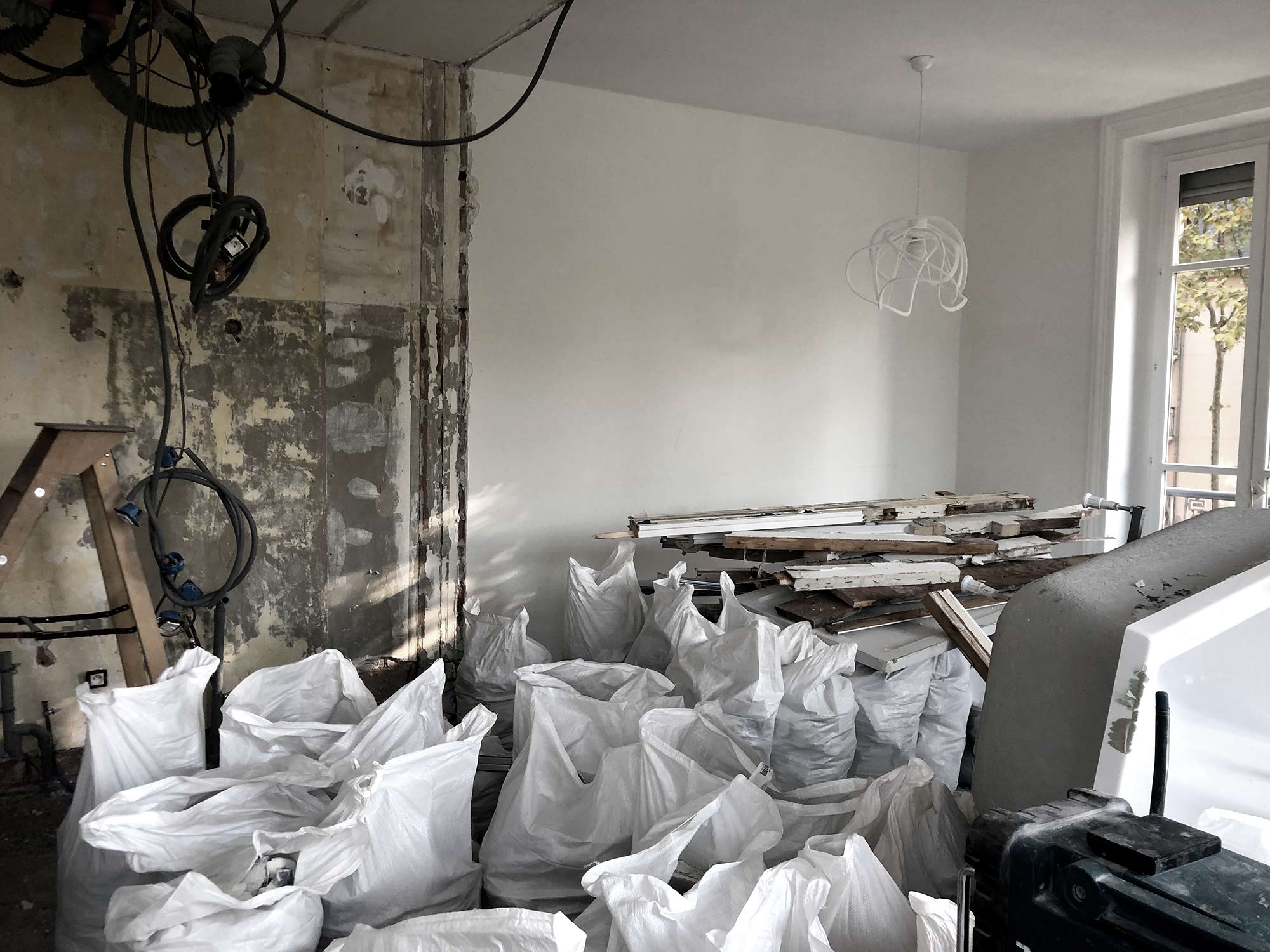 Garçonnière Edgar — Pendant