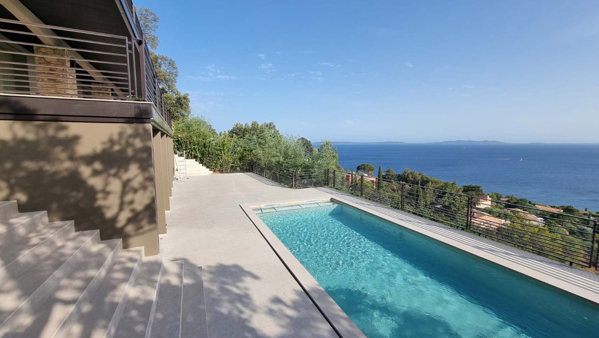 Villa Paradise — Après